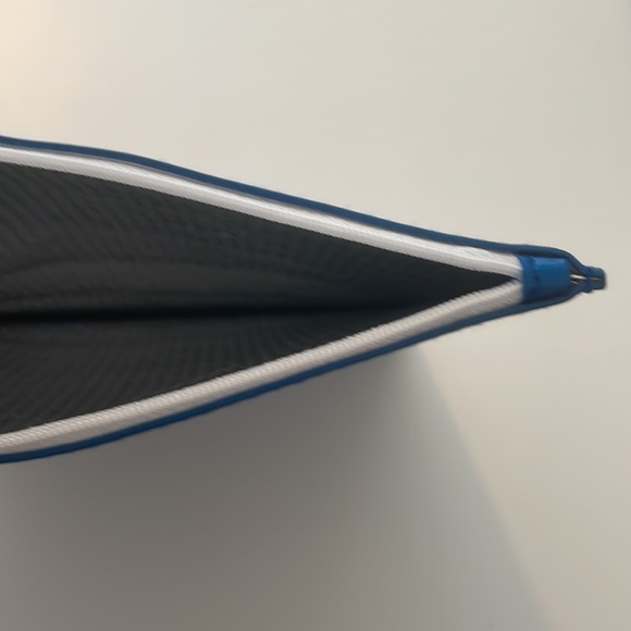 MAKE UP FOR EVER Aqua Blue Kehlani Makeup Pouch - BNWT - Picture 8 of 10